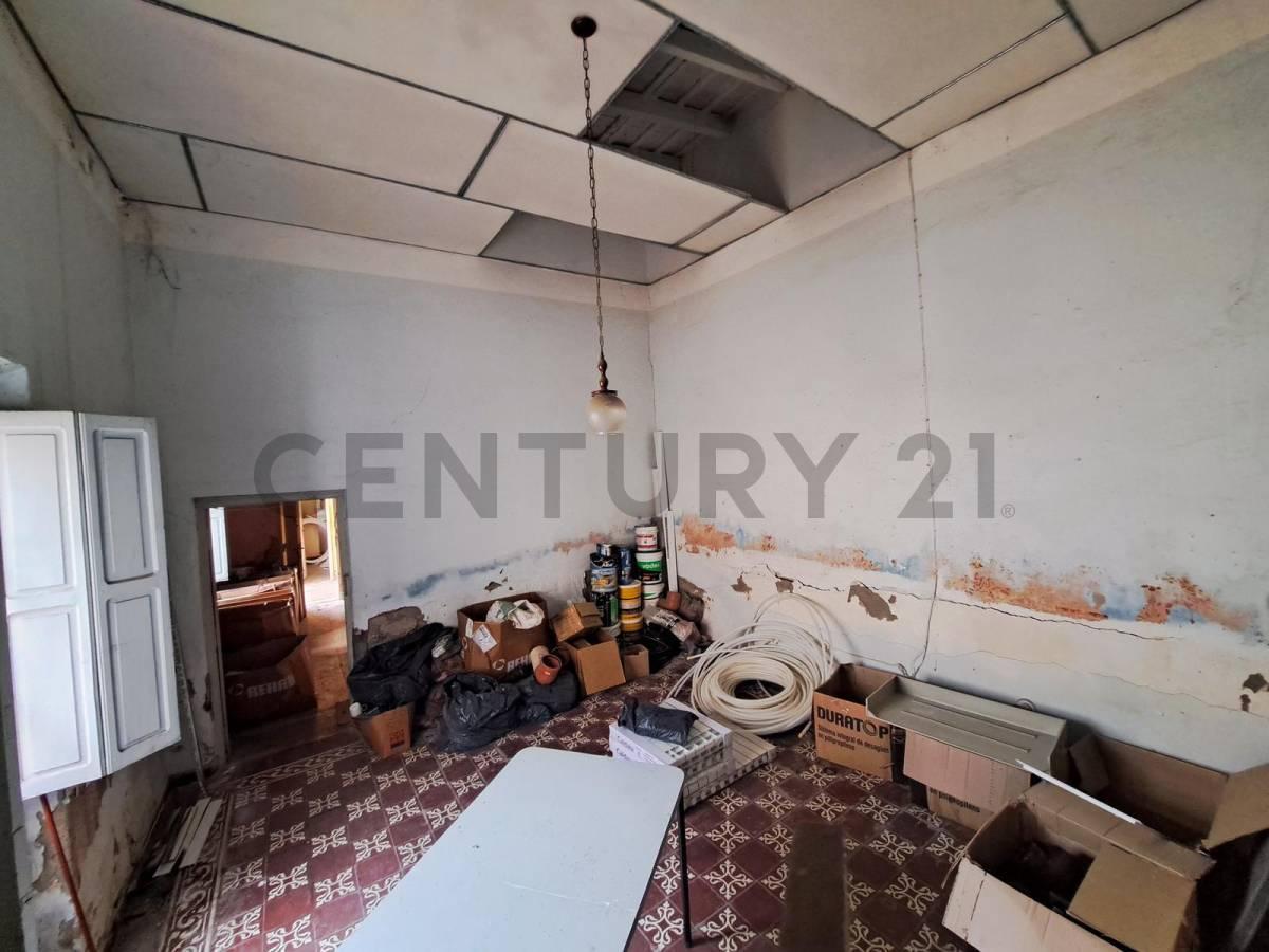Foto de VENTA CASA PARA DEMOLER/REMODELAR EN ALBERDI 329Mts oportunidad, imagen 5