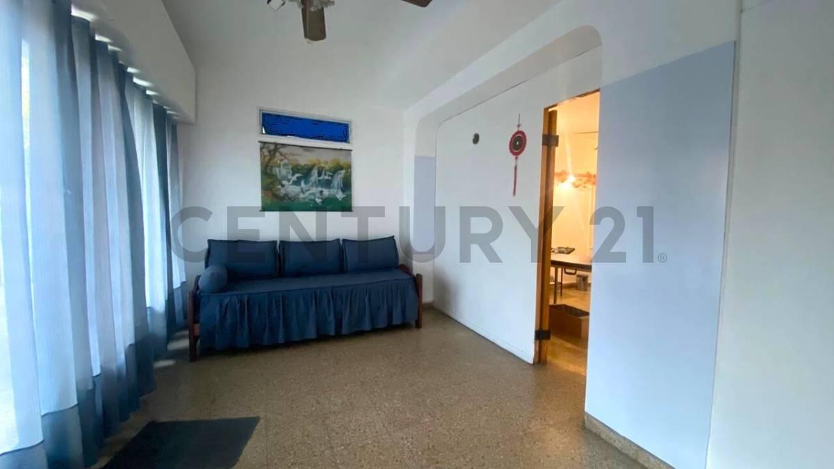 Foto de Casa 4 Amb + Local + Galpón a Metros de Av. Alem | Gran Potencial, imagen 2