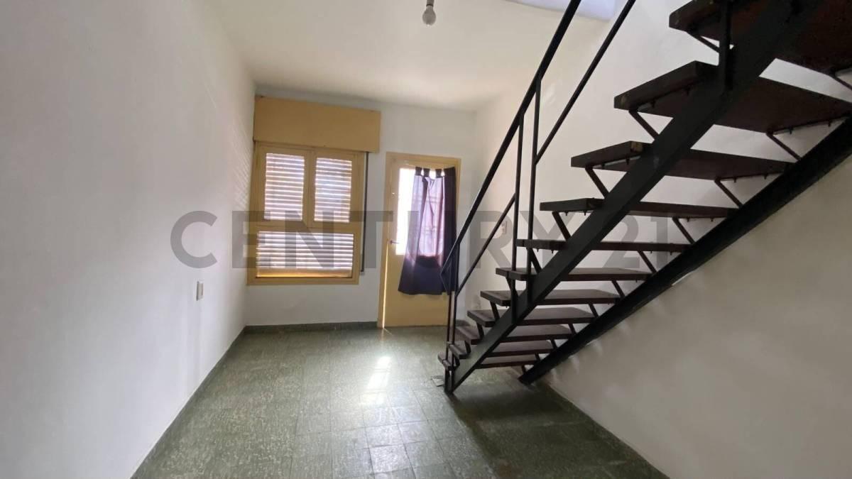 Foto de OPORTUNIDAD Propiedad de uso mixto con potencial comercial en Zona, imagen 1
