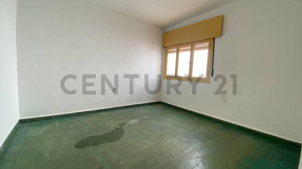 Foto de OPORTUNIDAD Propiedad de uso mixto con potencial comercial en Zona, imagen 2