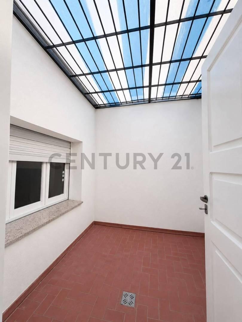 Foto de PROPIEDAD CON RENTA ASEGURADA: CASA + DEPTO INDEPENDIENTE – B°, imagen 5