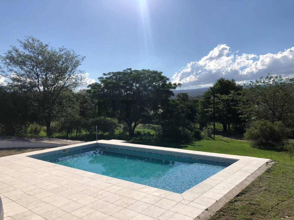 Foto de VENTA CASA, TANTI, 4 DORMITORIOS! CATEGORIA!, imagen 4