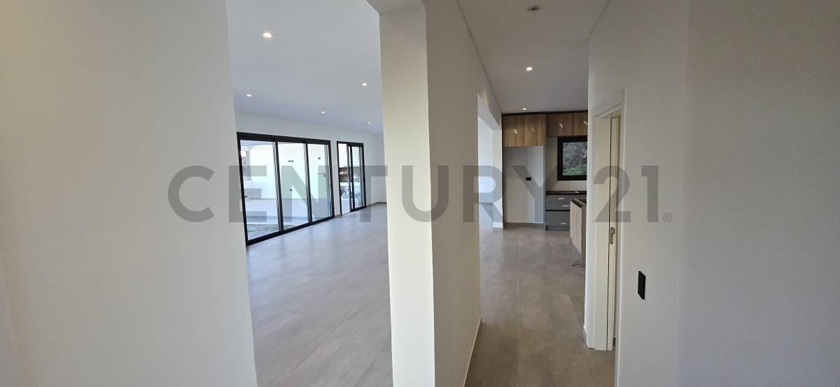 Foto de Casa a estrenar en Barrio La Cuesta | 3 dorm. | 320 m² cubiertos |, imagen 5