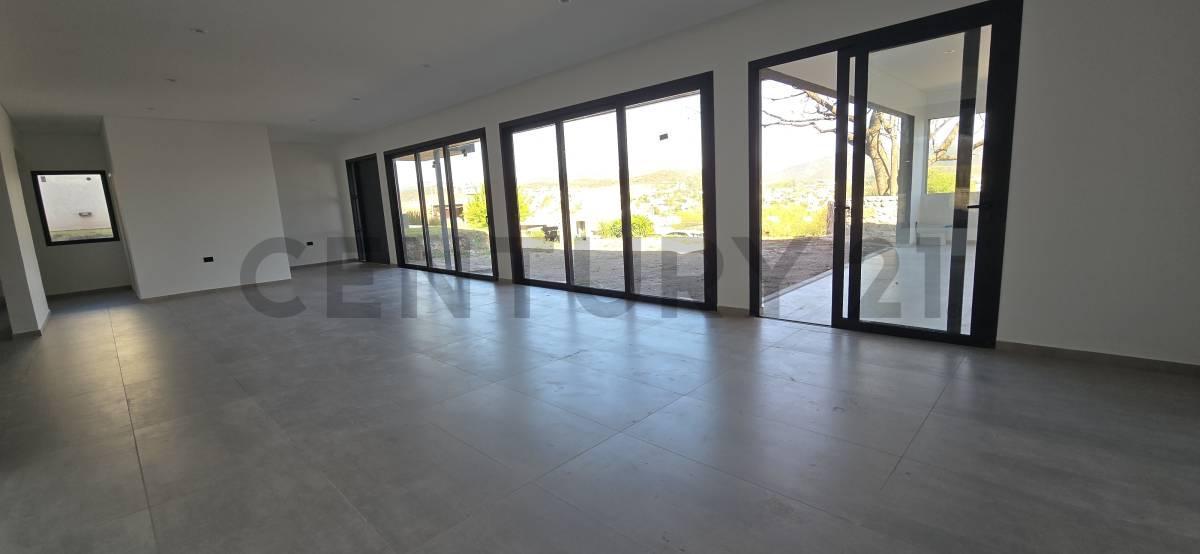 Foto de Casa a estrenar en Barrio La Cuesta | 3 dorm. | 320 m² cubiertos |, imagen 4