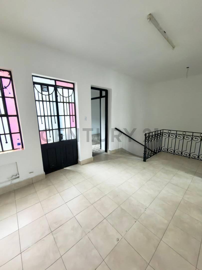 Foto de PH Comercial Reciclado en Pleno Centro | Oficina 170 m² + Terraza, imagen 3