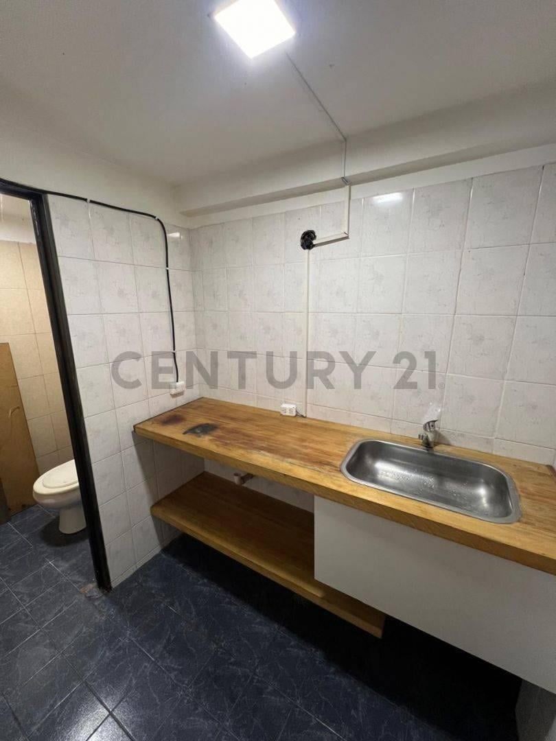 Foto de VENTA OFICINA AV.COLÓN ENTREGA MAS CUOTAS, imagen 3