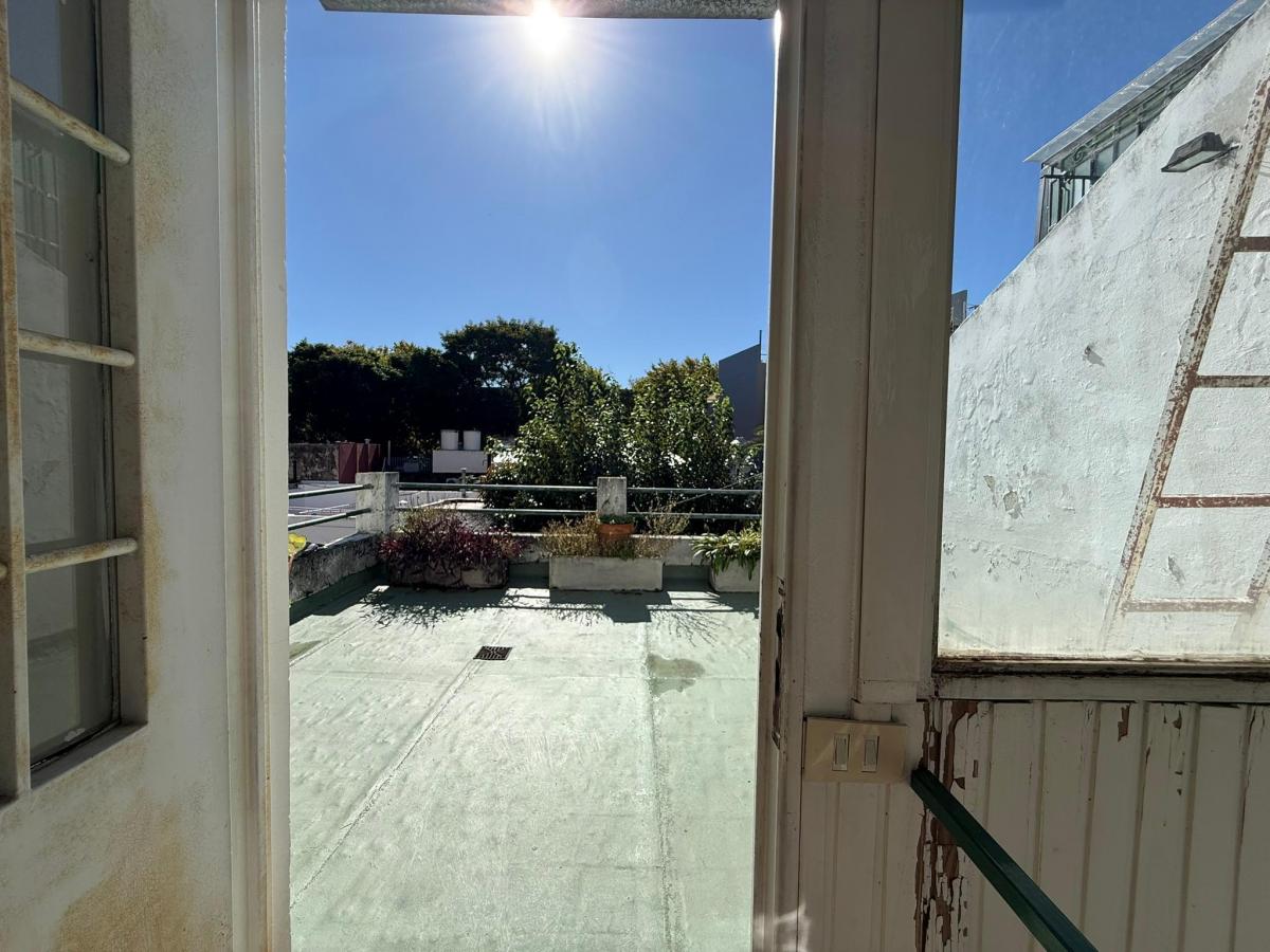 Exclusivo PH con Gran Superficie, Luz y Encanto en El Corazón de Colegiales 2