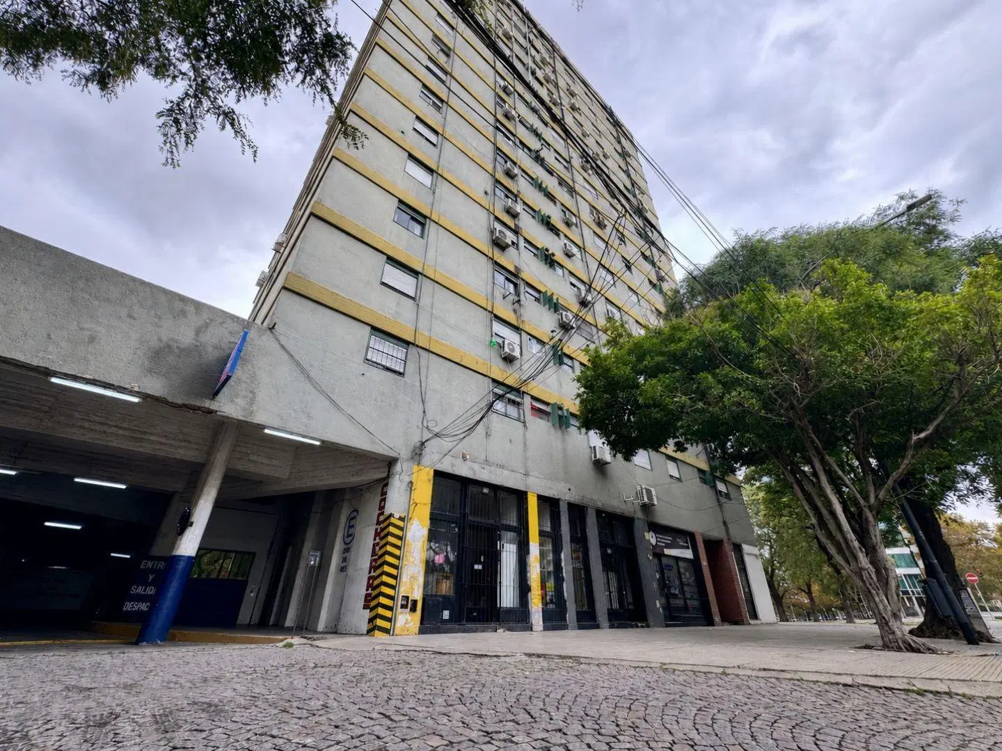 Departamento 4 ambientes. | Av. Almafuerte al 100 5