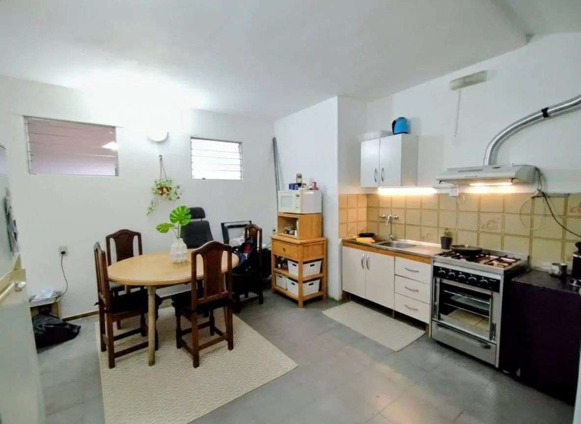 Casa 2 ambientes. | av manuel Belgrano al 5000 4