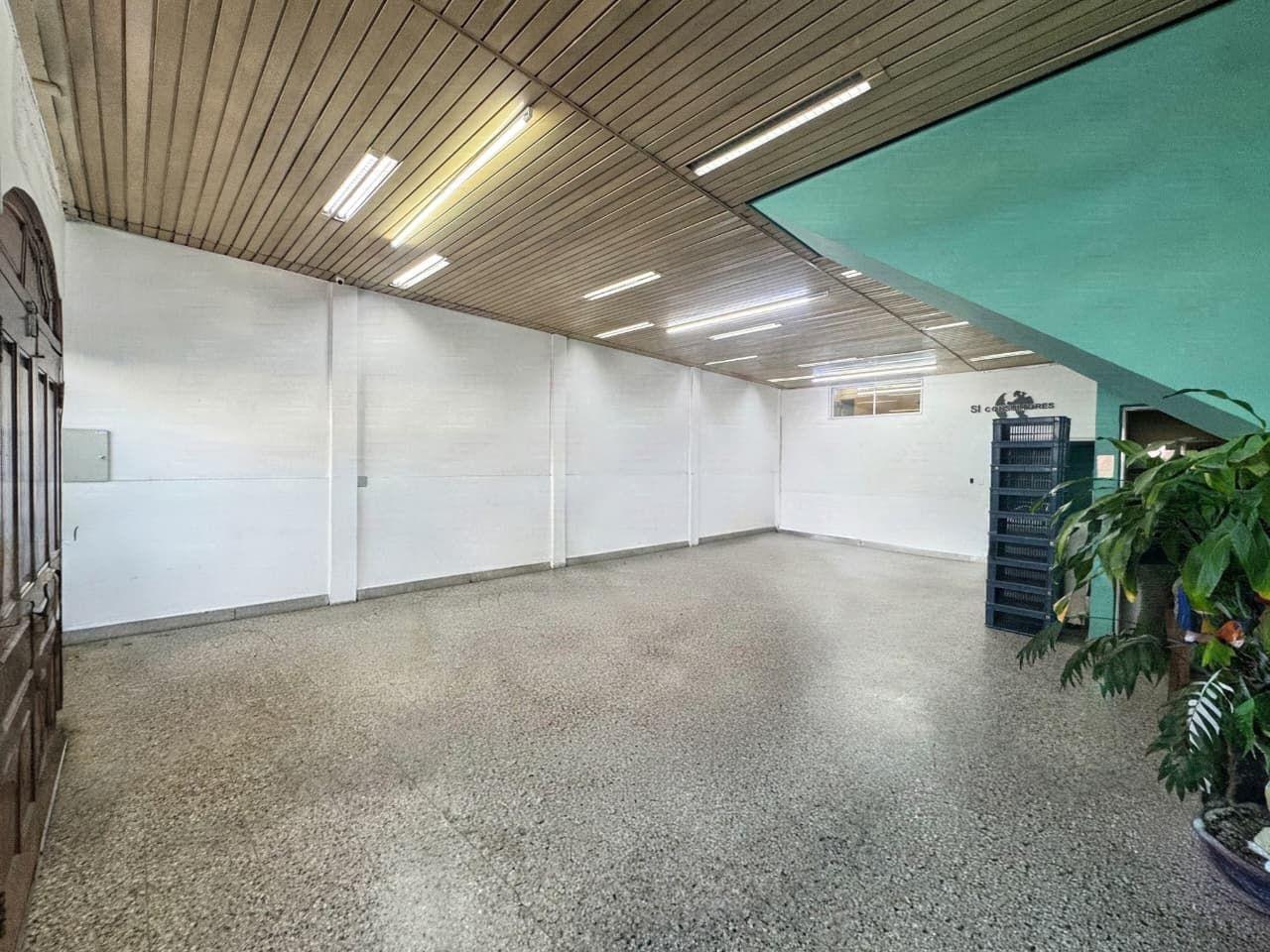 Foto de Local . | Av. Hipólito Yrigoyen al 1500, imagen 1