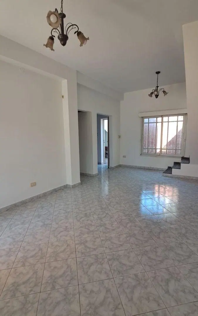 Casa en venta en Morón de 4amb con cocheras 4