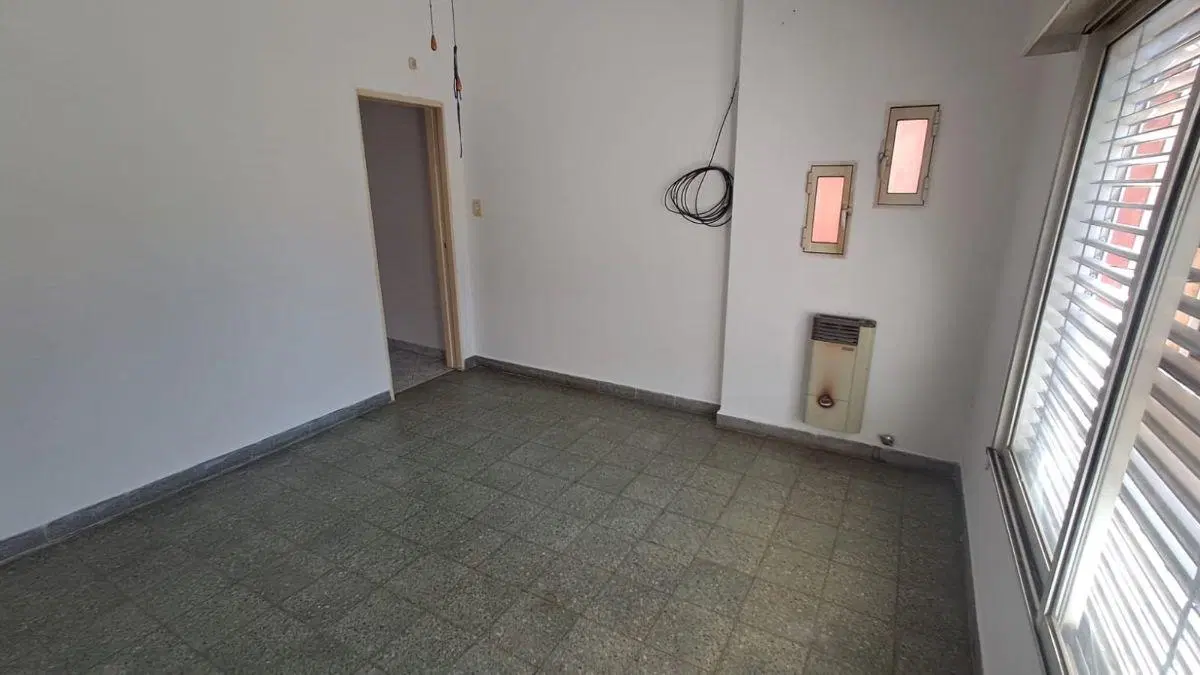 Casa en venta en Morón de 4amb con cocheras 8