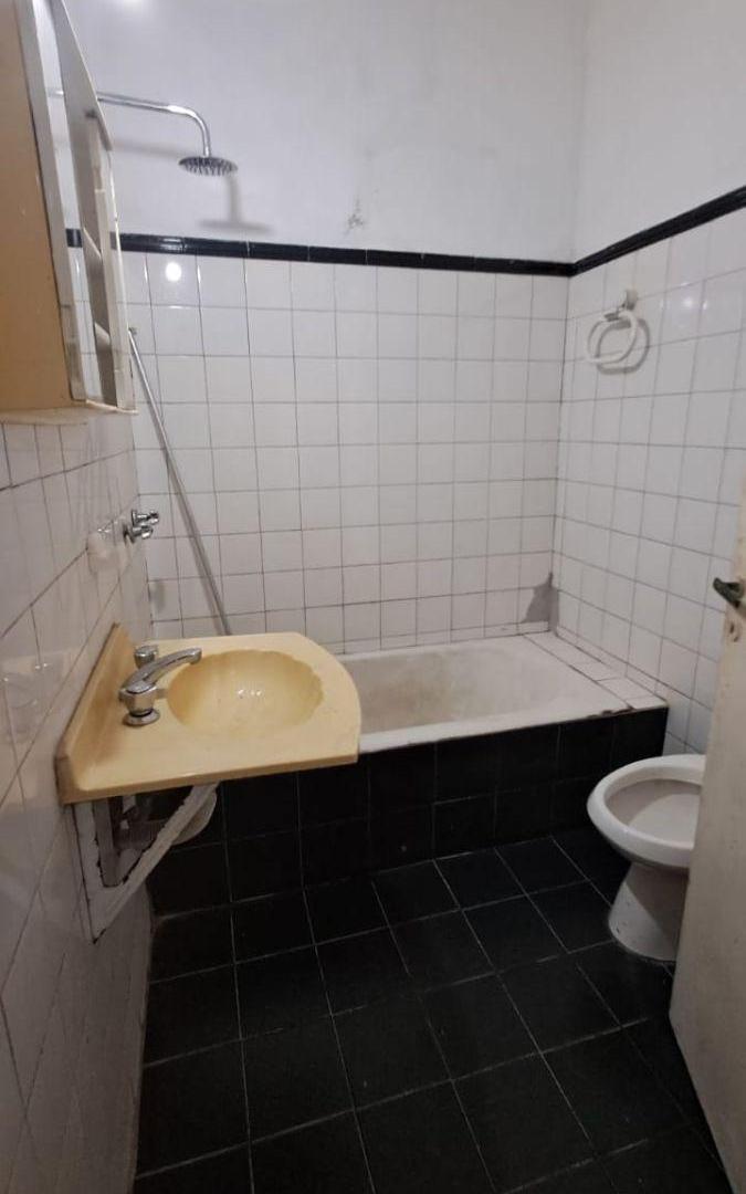 Foto de Casa PH de 3 amb en alquiler en Caseros, imagen 2