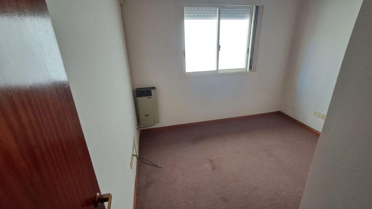 Foto de TRIPLEX EN ALQUILER 4 AMB CON COCHERA Y PATIO RAMOS MEJÍA, imagen 3