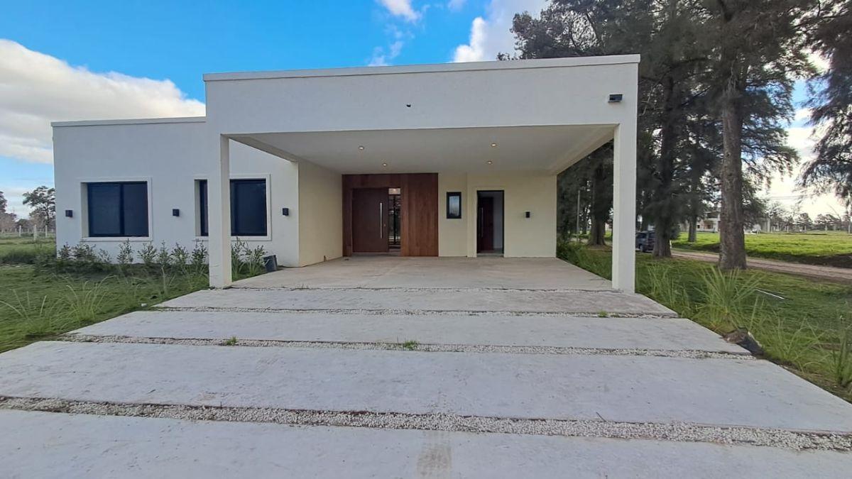 Foto de CASA DE 4 AMB CON PISCINA EN ALTOS DE LUJAN, imagen 2