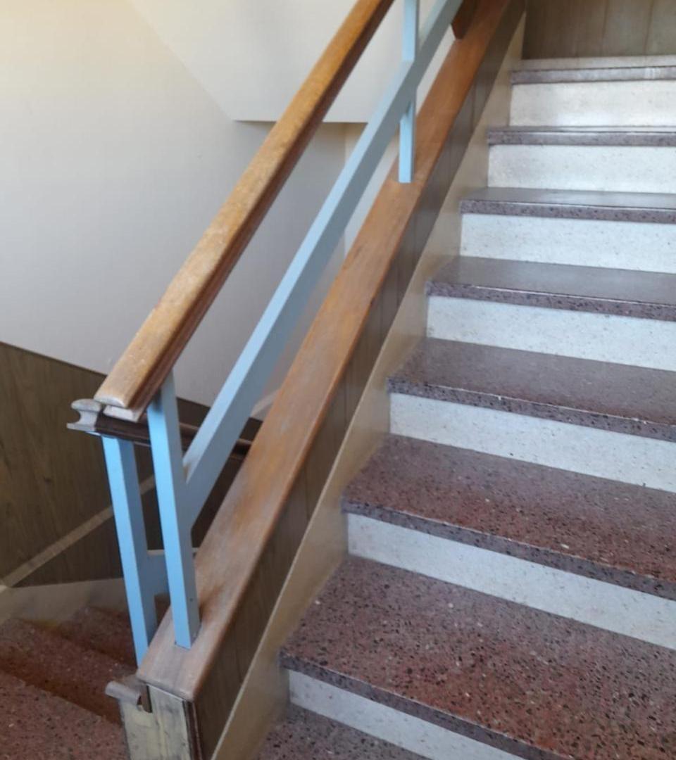 Foto de AMPLIO DEPTO CONTRAFRENTE MUY LUMINOSO - 1er PISO POR ESCALERA, imagen 3