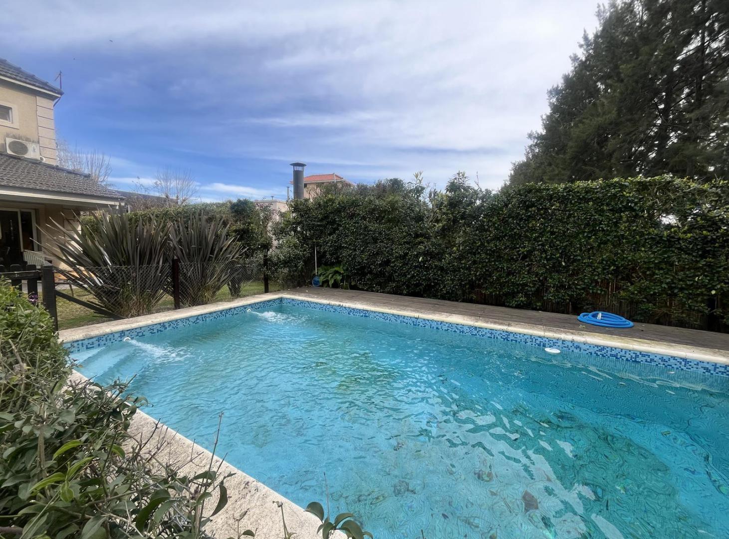 Foto de VENTA CASA TIPO CHALET EN LAS ACACIAS DE HUDSON | LOTE 693m2 | GRAN, imagen 3