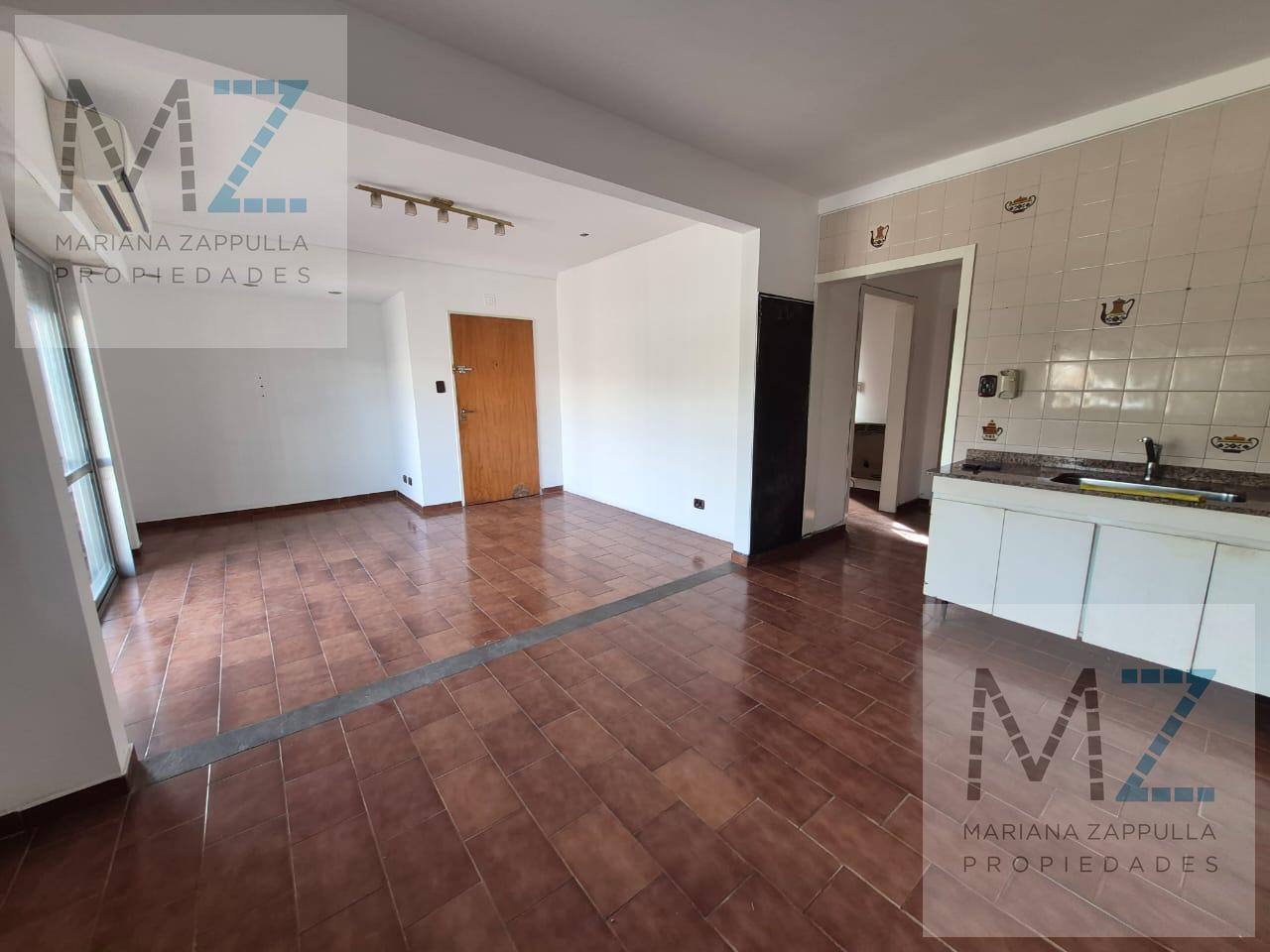 Foto de VENTA 3 AMBIENTES AL FRENTE DOBLE BALCÓN | BAJAS EXPENSAS | A METROS, imagen 3
