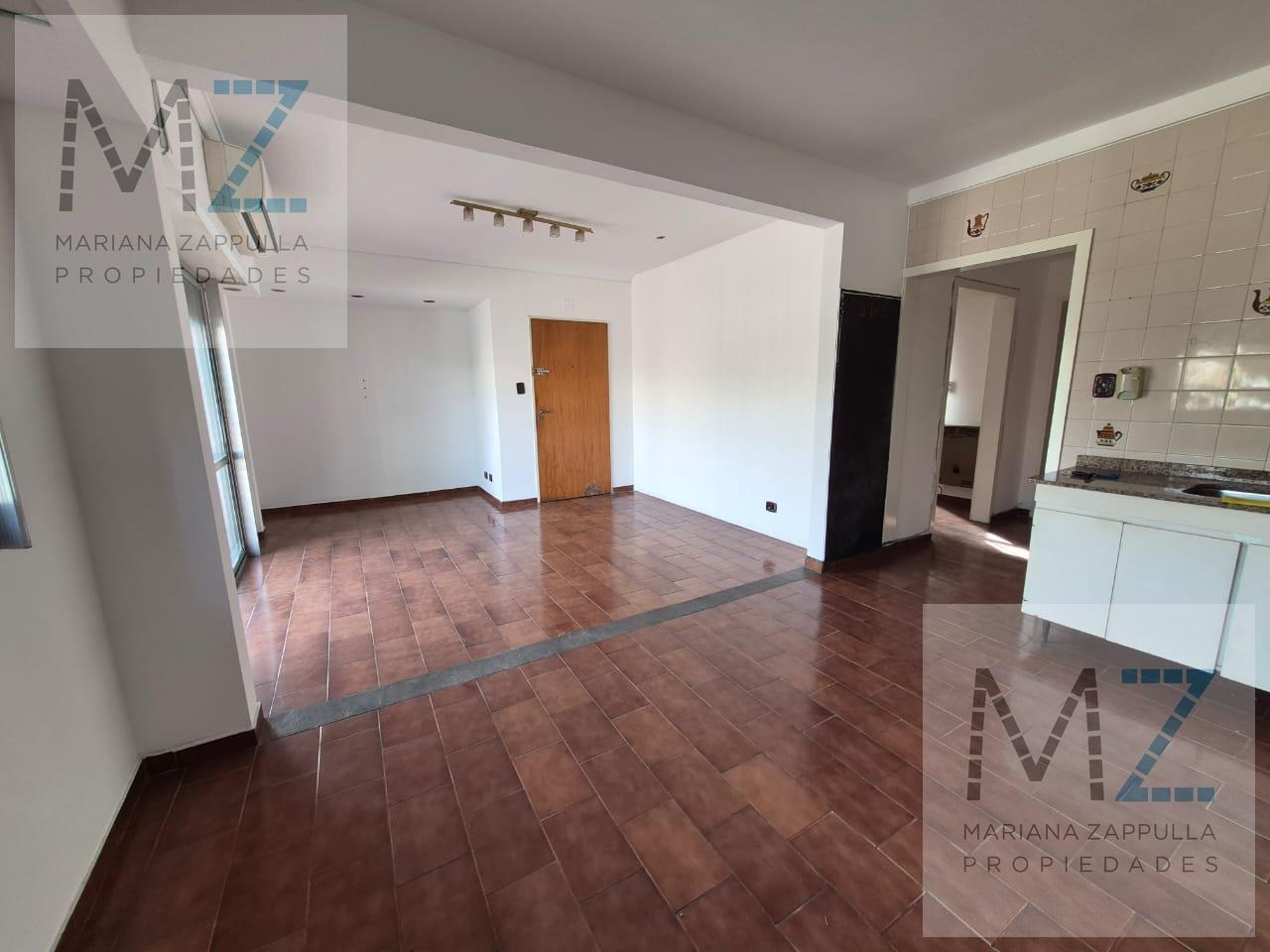 Foto de VENTA 3 AMBIENTES AL FRENTE DOBLE BALCÓN | BAJAS EXPENSAS | A METROS, imagen 1