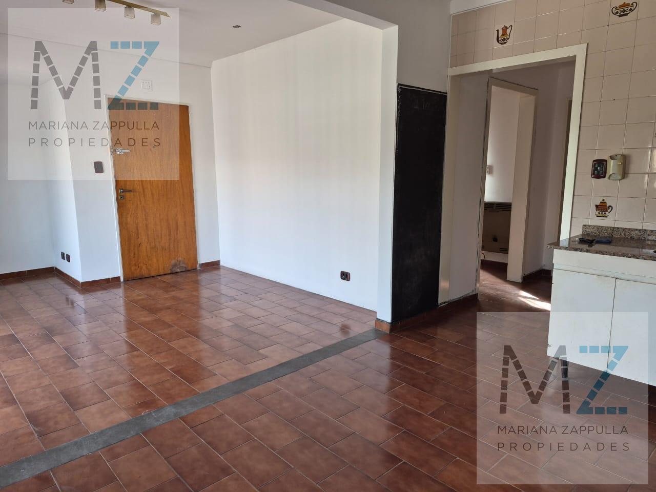 Foto de VENTA 3 AMBIENTES AL FRENTE DOBLE BALCÓN | BAJAS EXPENSAS | A METROS, imagen 5