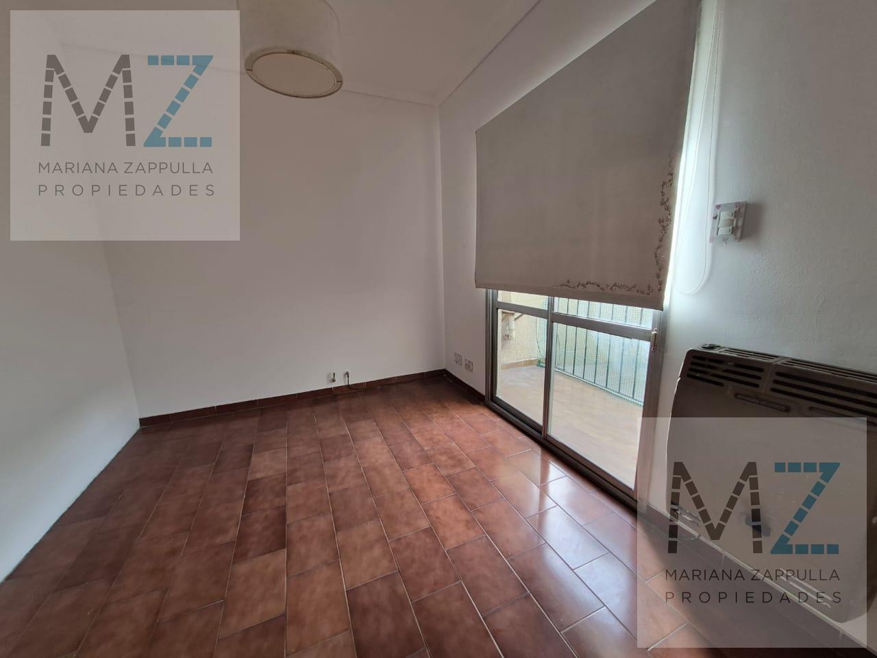 Foto de VENTA 3 AMBIENTES AL FRENTE DOBLE BALCÓN | BAJAS EXPENSAS | A METROS, imagen 4