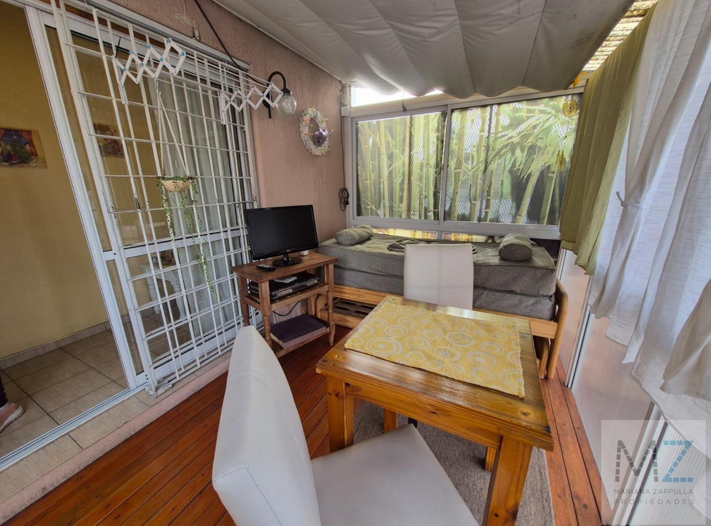 Foto de VENTA CASA CON QUINCHO Y PILETA | DOBLE COCHERA | APTO CRÉDITO | ACEPTA, imagen 2