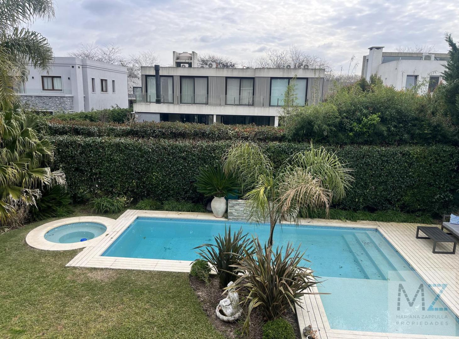 Foto de VENTA CASA 5 AMBIENTES | LOTE DE 800m2 | PISCINA Y JACUZZI | QUINCHO, imagen 4