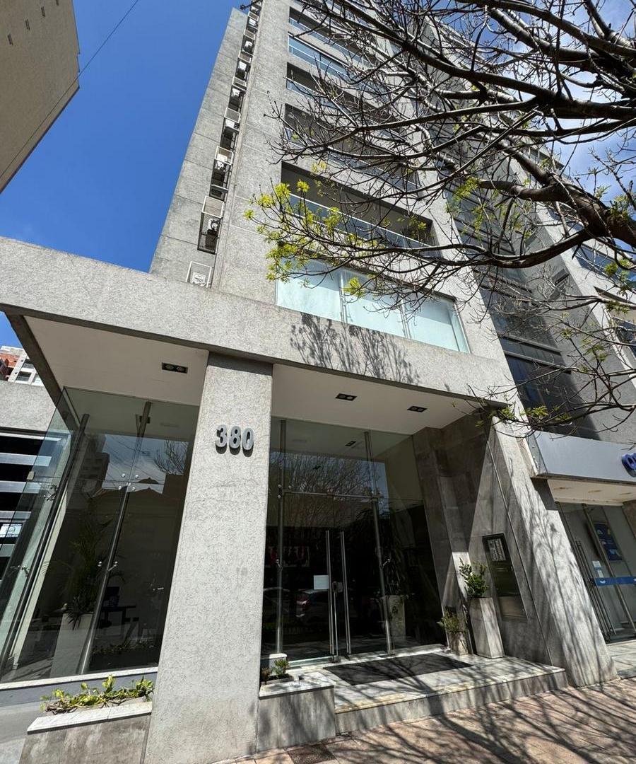Foto de Hermoso Departamento 3 ambientes con cochera - Las Lomitas, imagen 2