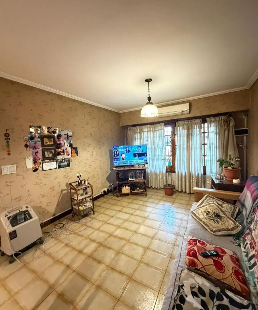 EXCELENTE PH TIPO CASA 4 AMBIENTES CON COCHERA, PATIO y PARRILLA en VENTA -Lomas de Zamora Oeste 3