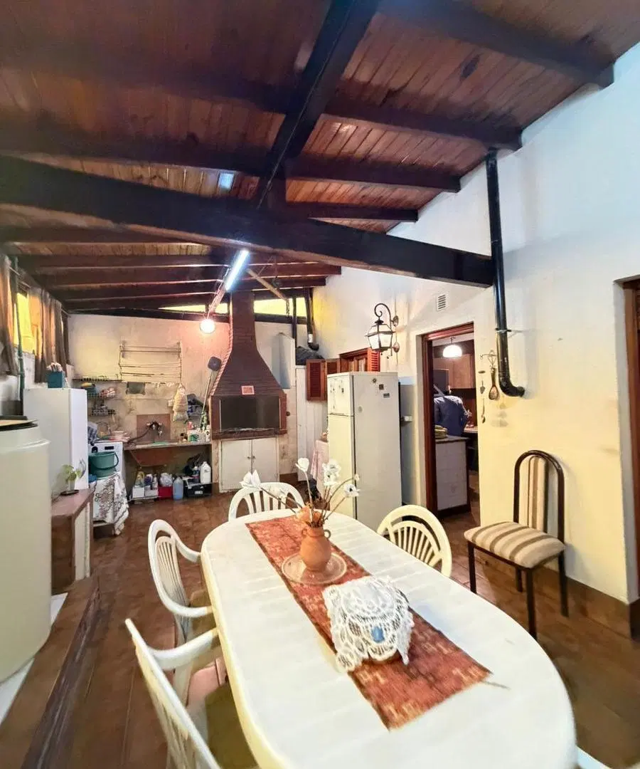 EXCELENTE PH TIPO CASA 4 AMBIENTES CON COCHERA, PATIO y PARRILLA en VENTA -Lomas de Zamora Oeste 4