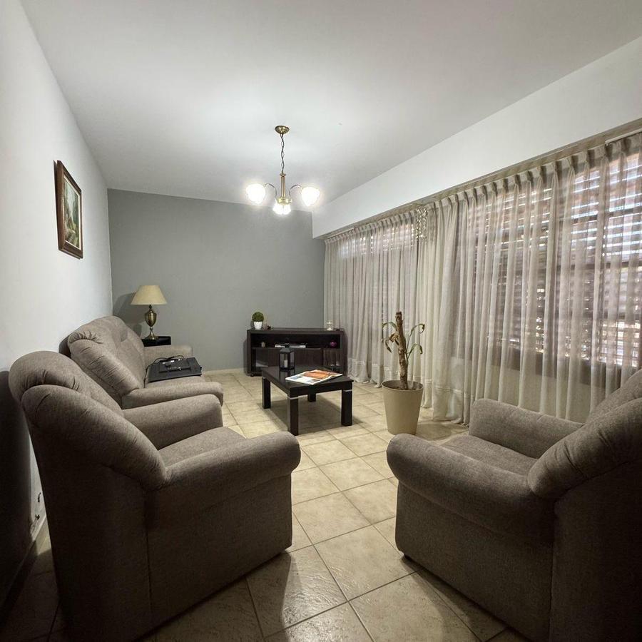 Foto de Chalet 4 ambientes con cochera en VENTA Temperley Este - OPORTUNIDAD, imagen 3