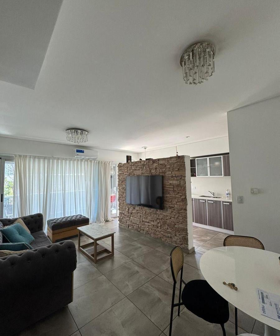 Foto de Hermoso Departamento 3 ambientes con cochera - Las Lomitas, imagen 3
