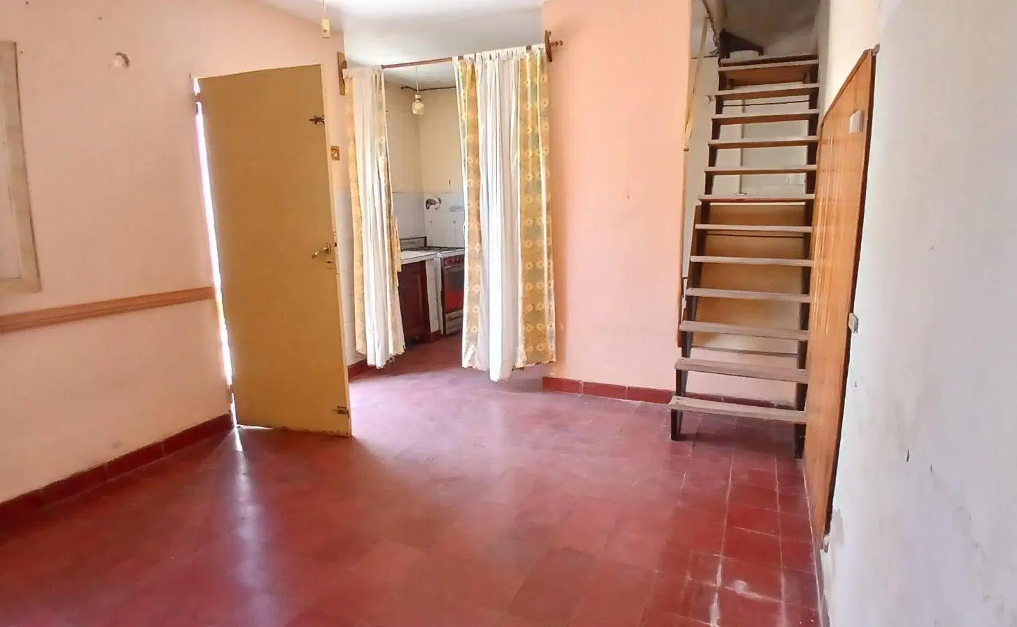 DEPARTAMENTO A RECICLAR EN ALTO ALBERDI 3