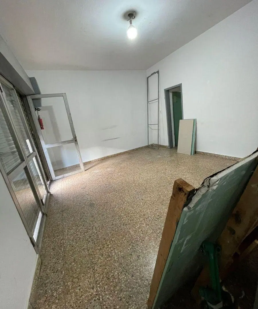ALQUILER DE LOCAL COMERCIAL EN CRUCE VARELA 3