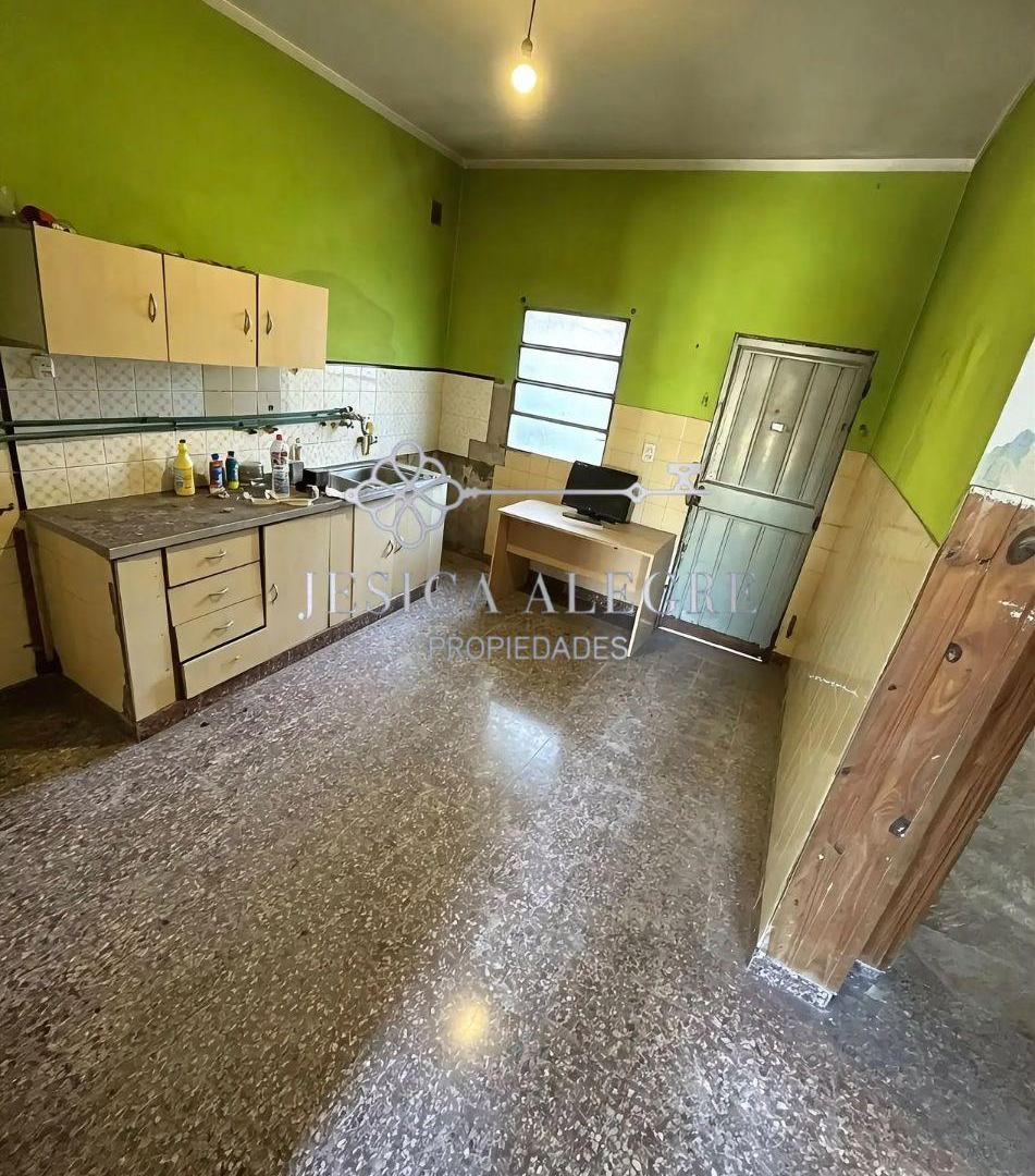 Foto de VENTA CASA A RECICLAR EN QUILMES, imagen 5