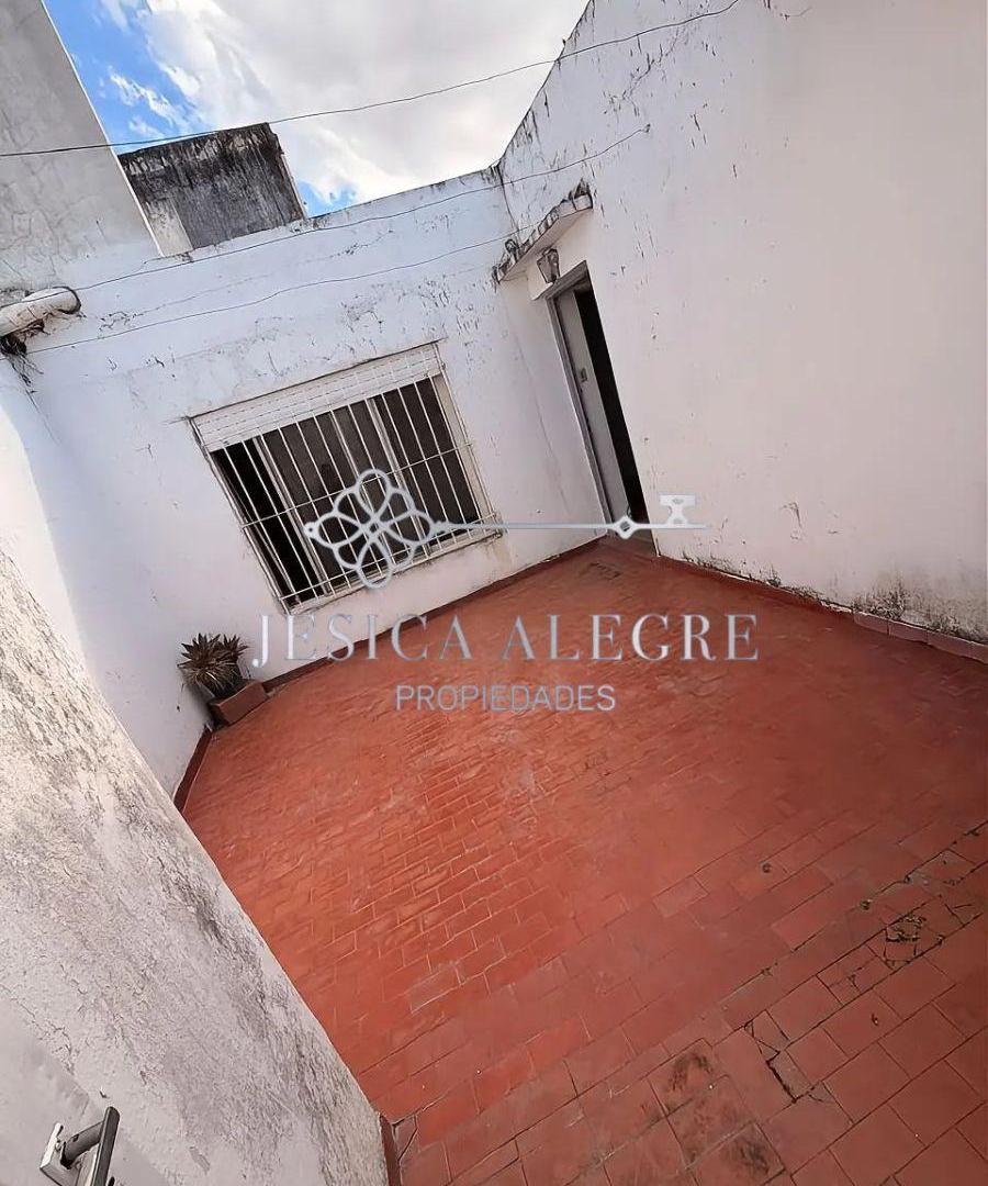 Foto de PROPIEDAD EN VENTA EN QUILMES, imagen 2