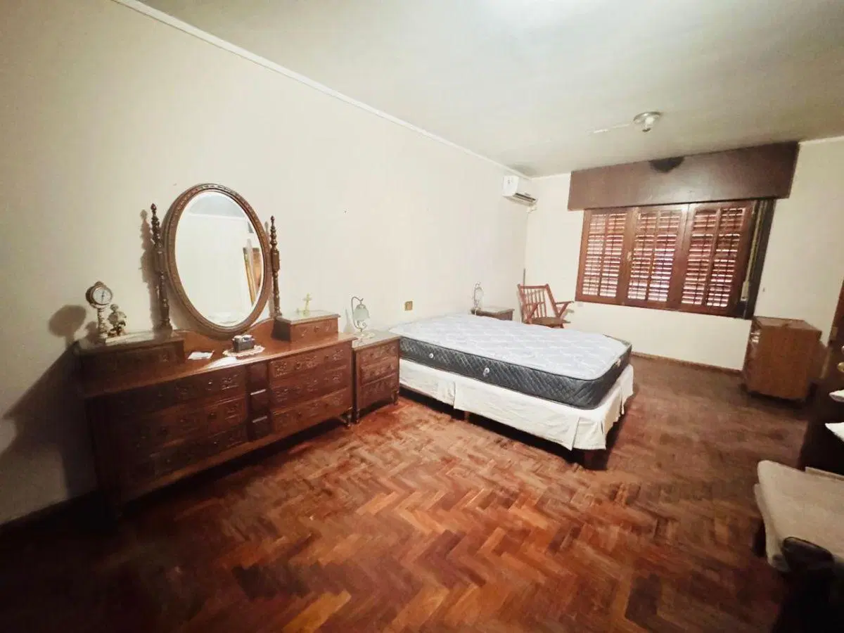 ALQUILO ESPECTACULAR CASA EN JUNIORS, 5 DOR. PILETA Y QUINCHO 3