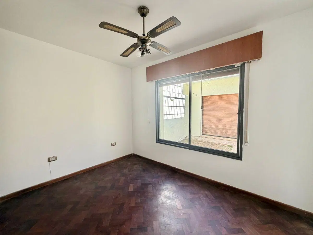 ALQUILO, SOBRE DEHEZA ZONA HOSPITALES, 4 DOR. PATIO, PISCINA, CONSULTORIO 3
