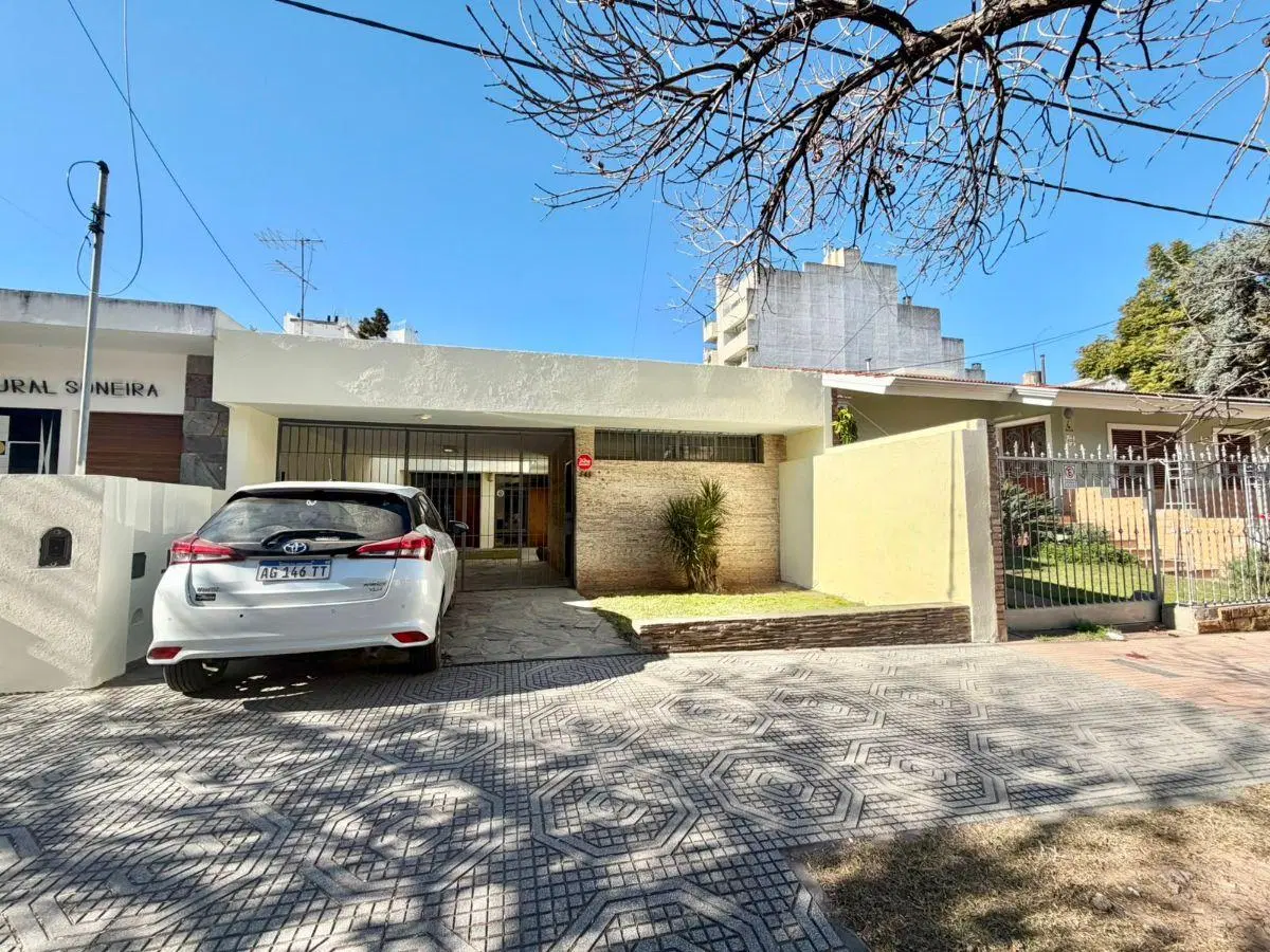 ALQUILO, SOBRE DEHEZA ZONA HOSPITALES, 4 DOR. PATIO, PISCINA, CONSULTORIO 8