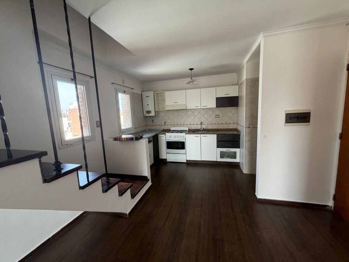Foto de ALQ. DOS DOR. CON TERRAZA PROPIA EN SARMIENTO Y OVIDIO LAGOS, imagen 2