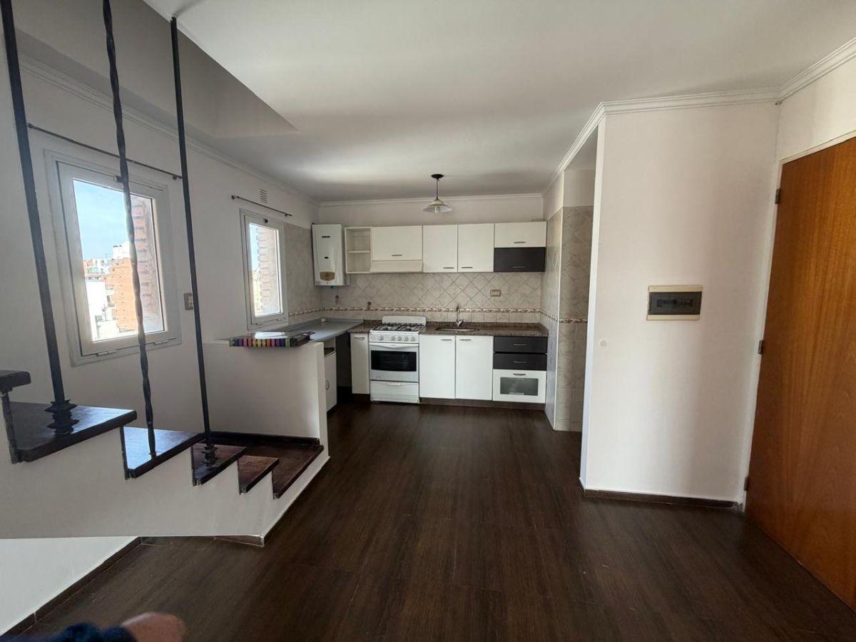 Foto de ALQ. DOS DOR. CON TERRAZA PROPIA EN SARMIENTO Y OVIDIO LAGOS, imagen 3