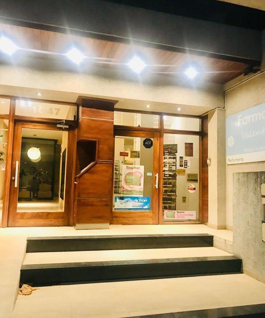 Foto de ATENEA Vende Local comercial Sobre calle Catamarca, imagen 1