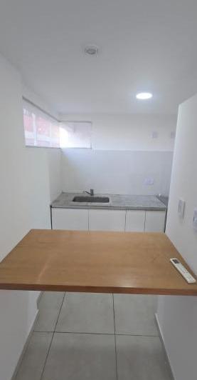 Alquilo depto diagonal 77 entre 11 y 12, a mts Plaza Belgrano 4