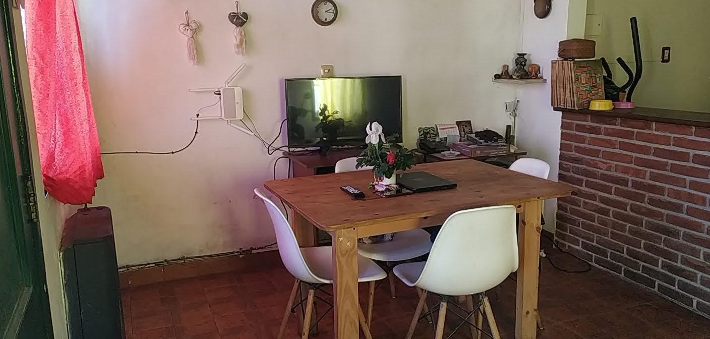 Foto de Casa 3 ambientes con cochera apta crédito en venta en Bosque Grande, imagen 2