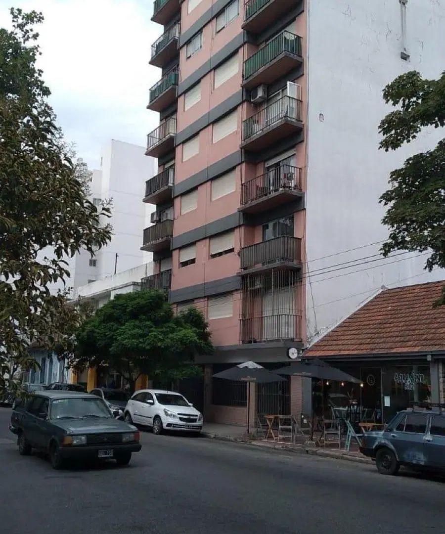 Departamento dos ambientes en alquiler por 24 meses en Macrocentro 1
