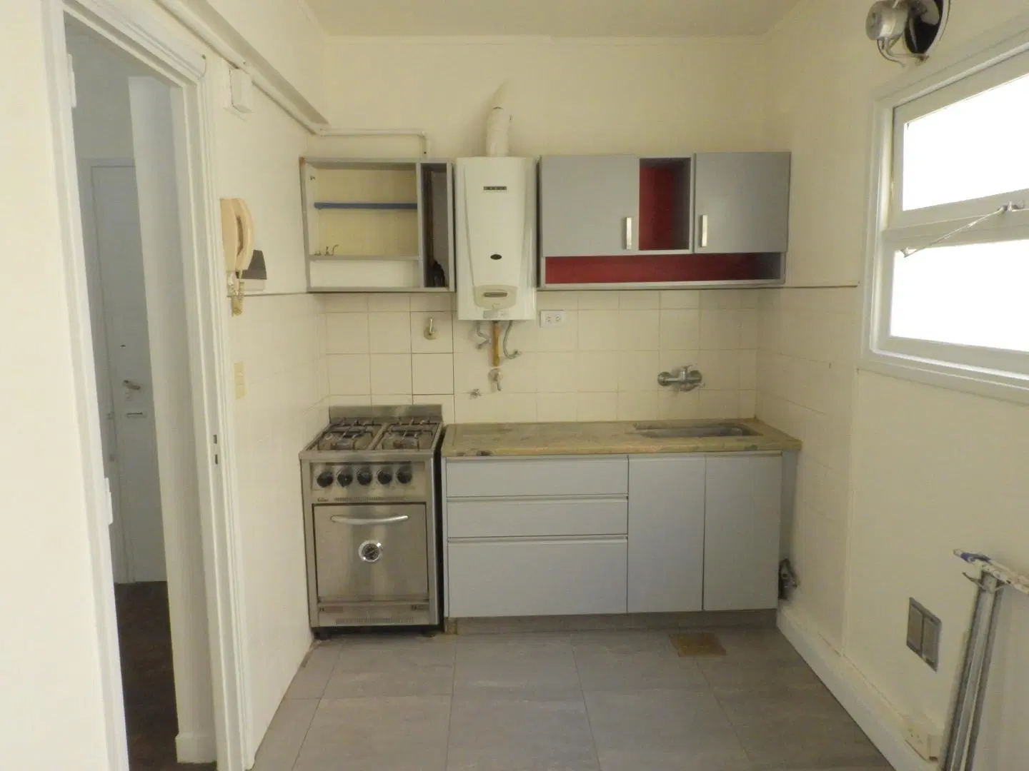 Departamento tres ambientes en alquiler por 24 meses 4