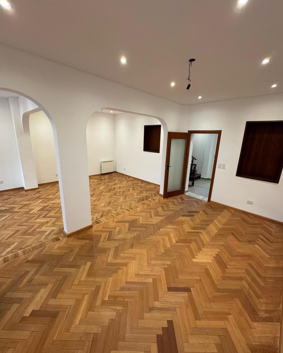 Dueño Directo Vende Casa 3 Plantas de 8 Amb Jardin Pileta Quincho 1