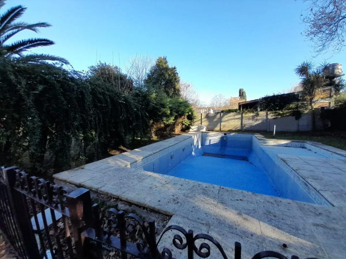 Casa con 4 dormitorios sobre dos lotes en Ranelagh 4