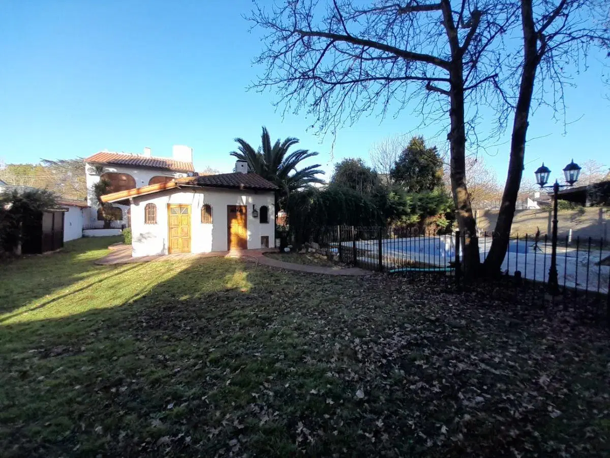 Casa con 4 dormitorios sobre dos lotes en Ranelagh 5