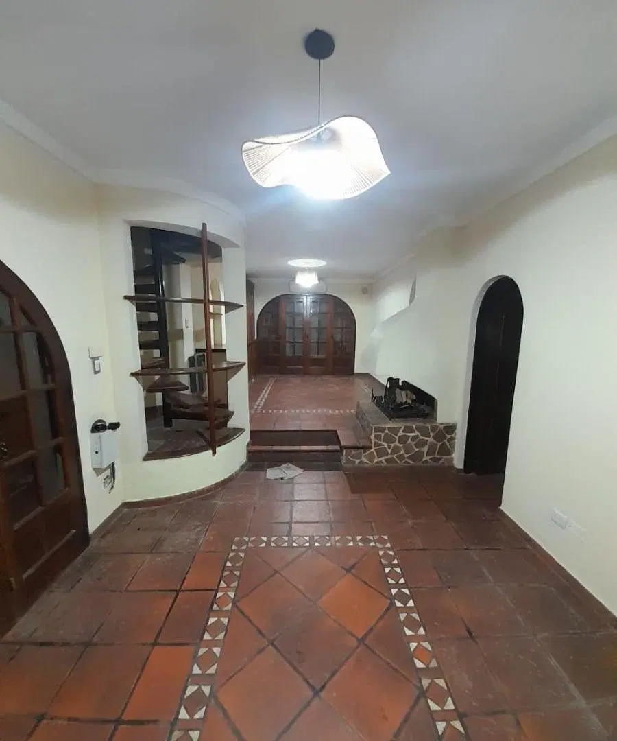 Casa con 4 dormitorios sobre dos lotes en Ranelagh 2